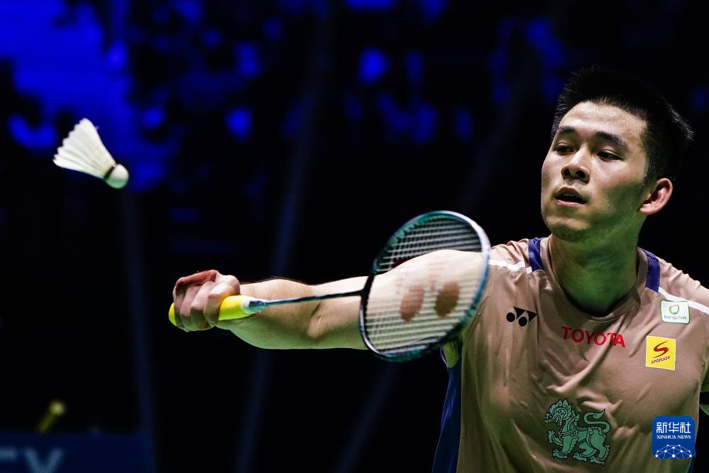 给予对手持 给予对手持